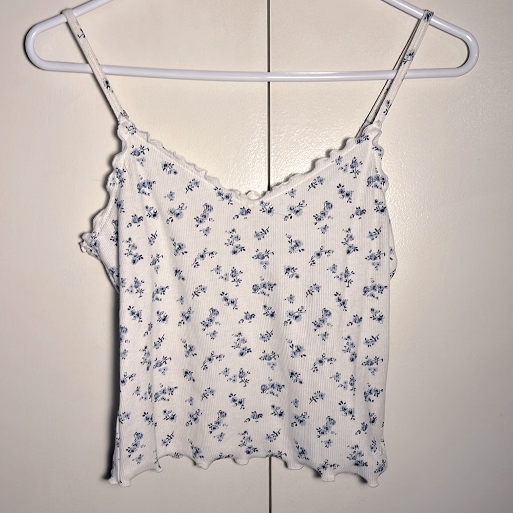 Hollister Ruffle Trim White Flower Cami Top Size Medium